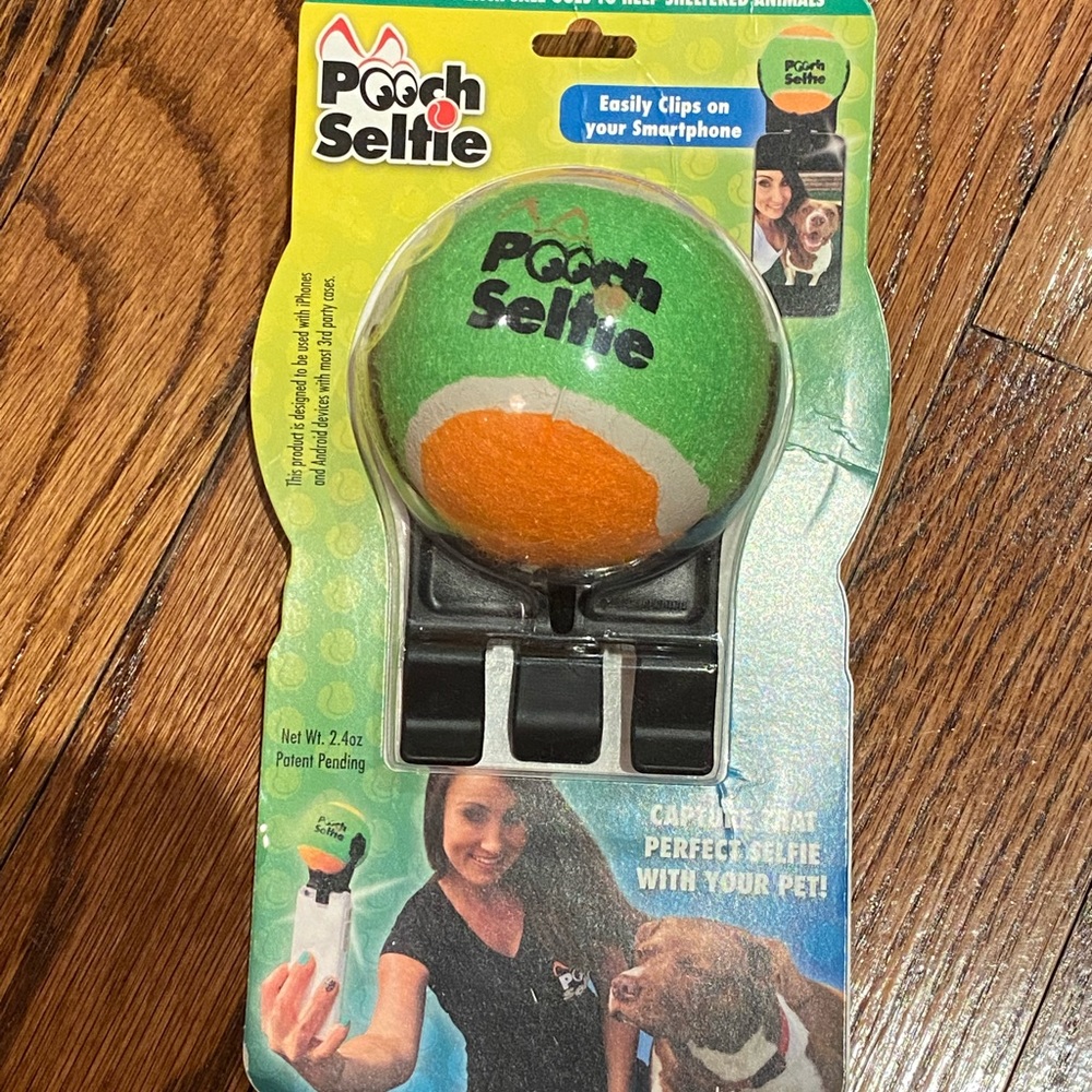 Pooch Selfie (selfie attention grabber for dogs)